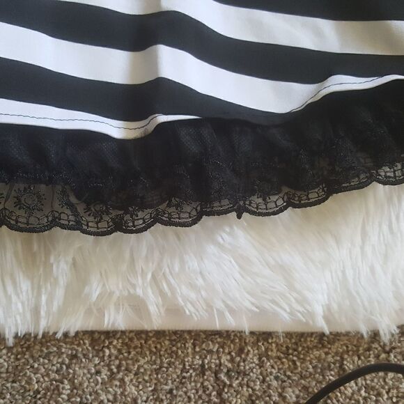 Pirate Halloween Costume Size Medium - Picture 7 of 8